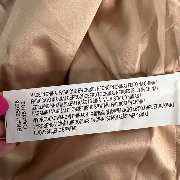 MinkPink Faux Fur Anya Jacket Coat L Tan Fuzzy Plush Cozy Mobwife Party Retro - Picture 16 of 16